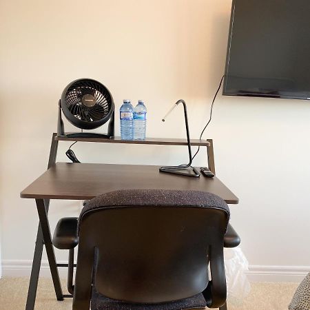Elegant Rooms In Shared Townhouse Next To Beach Whitby Luaran gambar