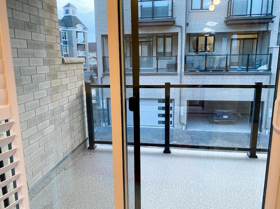 Elegant Rooms In Shared Townhouse Next To Beach Whitby Luaran gambar