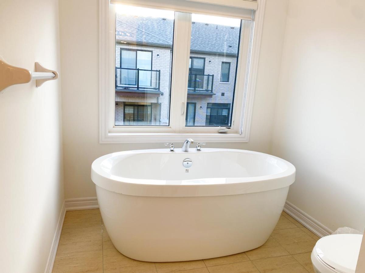 Elegant Rooms In Shared Townhouse Next To Beach Whitby Luaran gambar