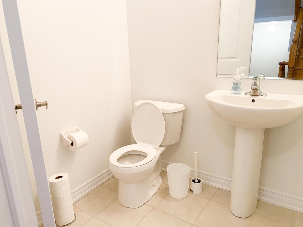 Elegant Rooms In Shared Townhouse Next To Beach Whitby Luaran gambar