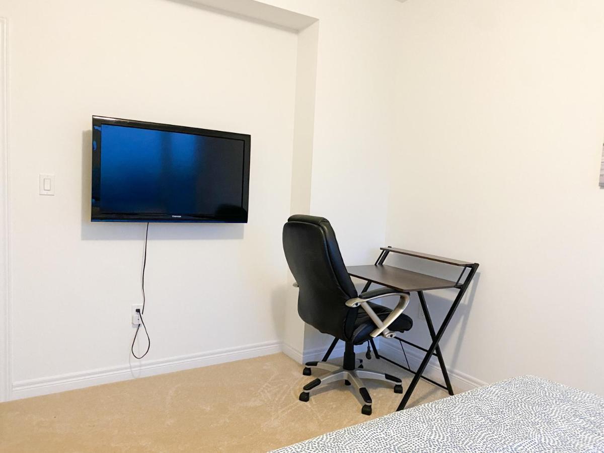Elegant Rooms In Shared Townhouse Next To Beach Whitby Luaran gambar